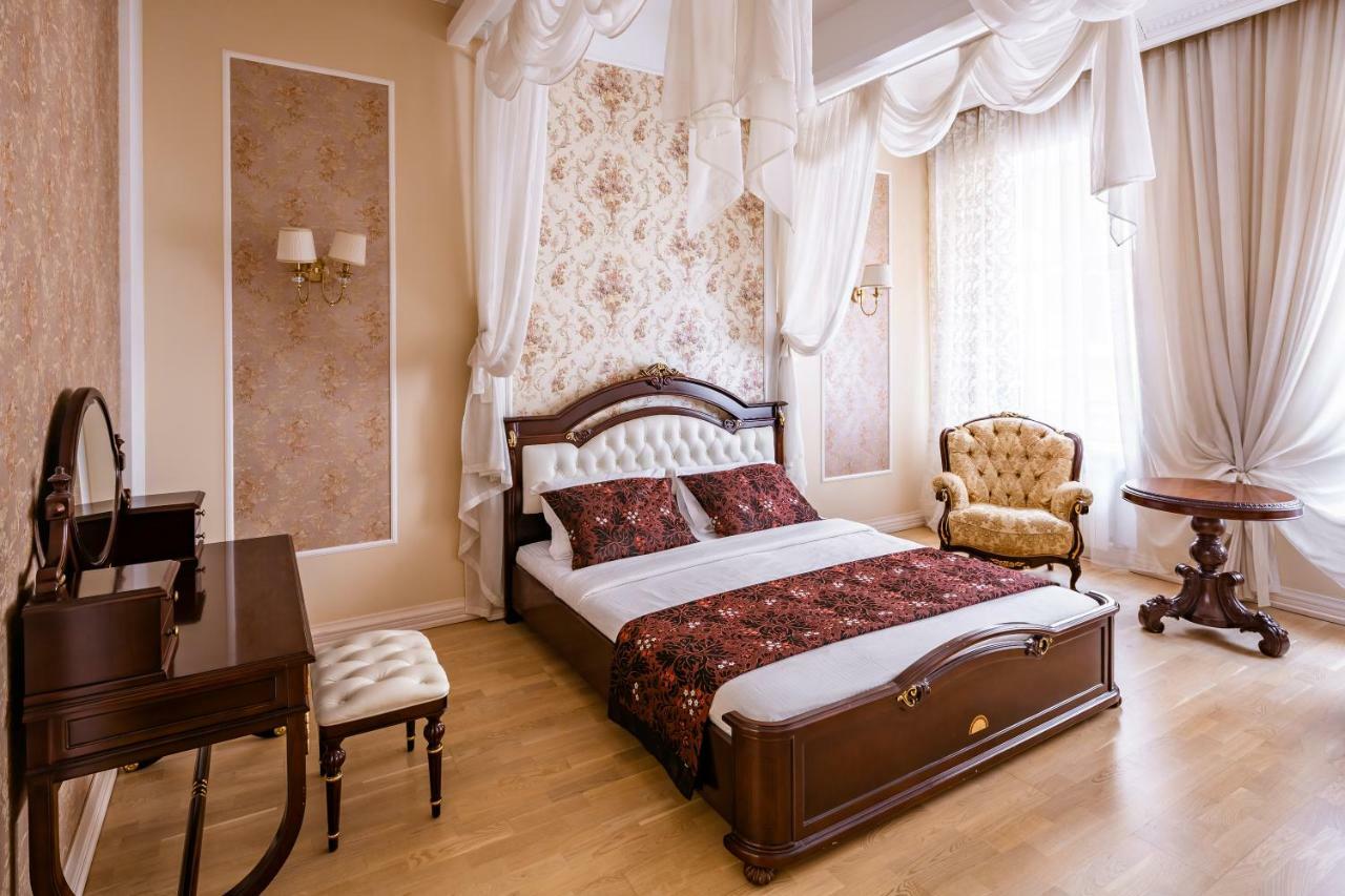 Romari Проспект Свободи 31 Lviv Kültér fotó